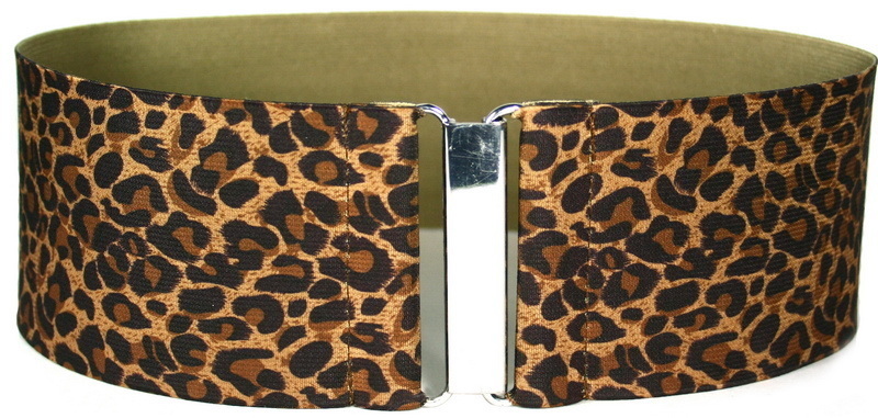 ¿Qué llevar con un cinturón con estampado de leopardo? 5