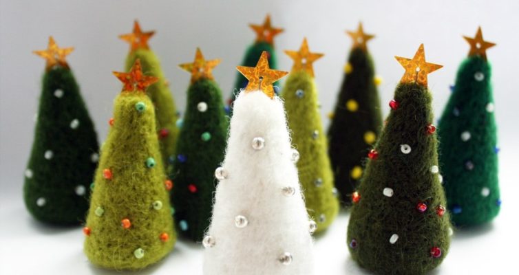 Christmas tree na gawa sa lana para sa felting