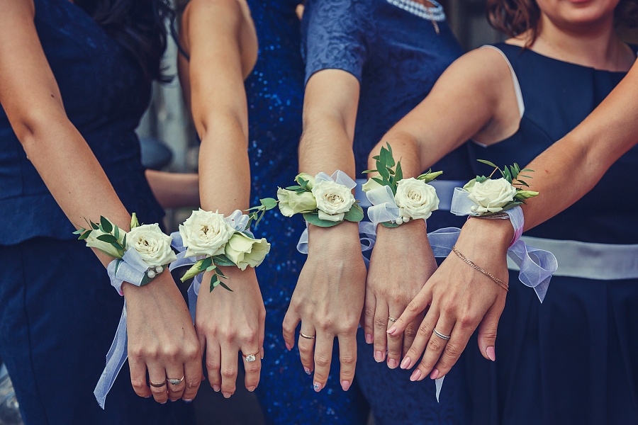 How to make a bracelet for your bridesmaids yourself 1