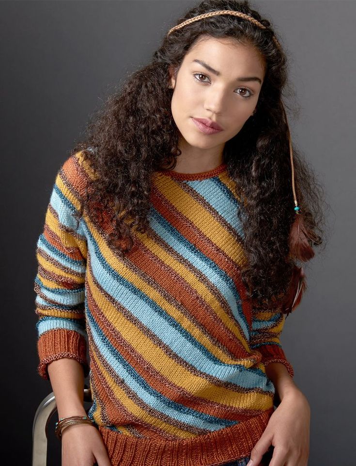 Diagonal stribet sweater.