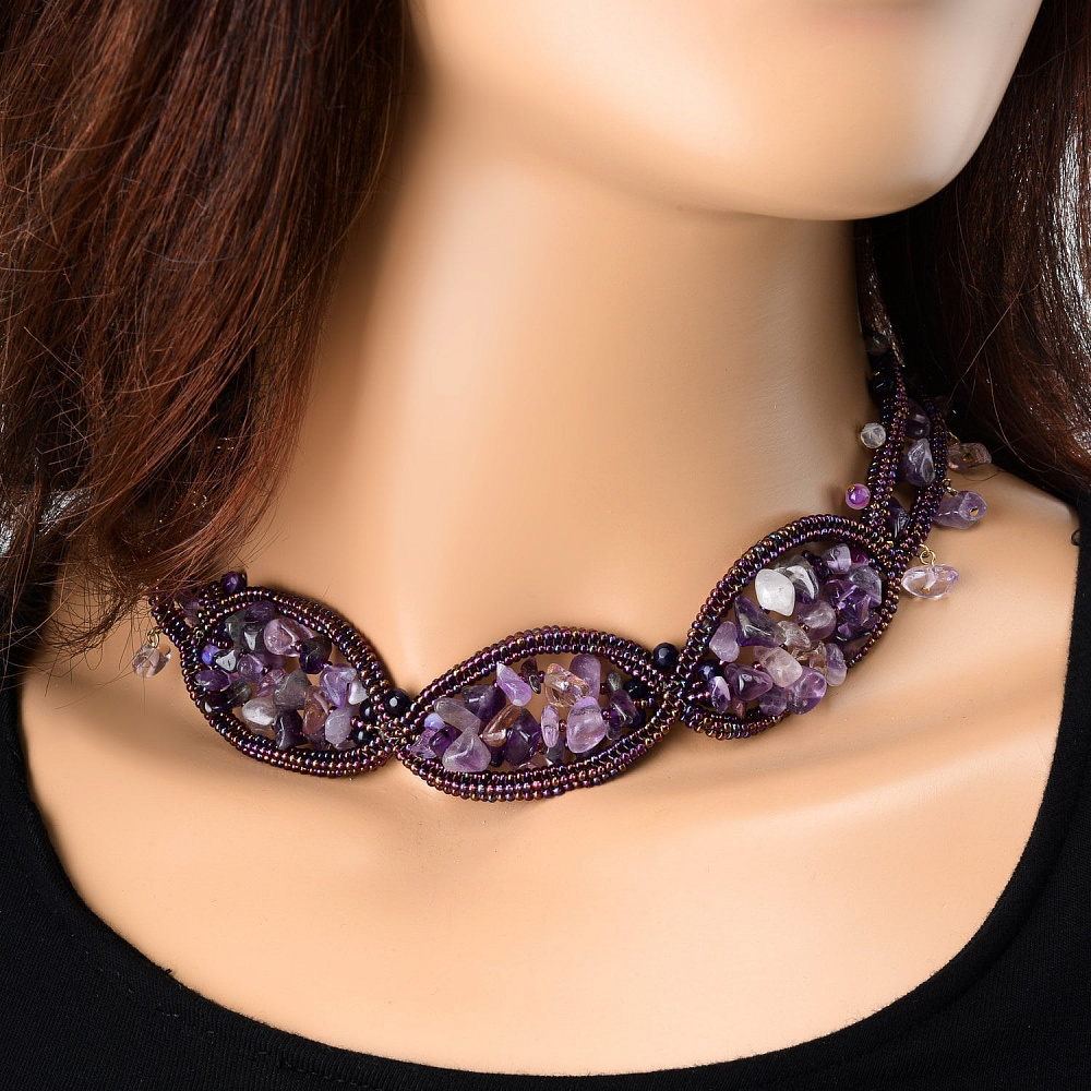 Színes choker.