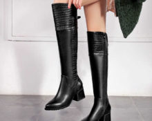 Bottes hauteur genou.