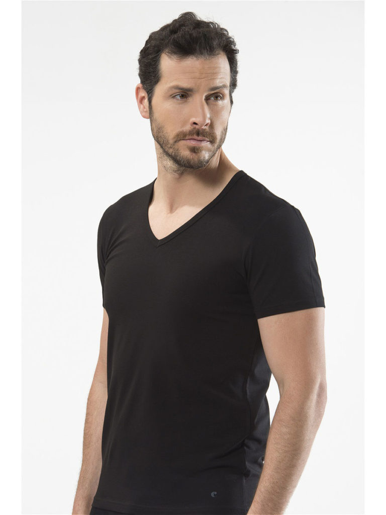 T-shirt noir col V. 