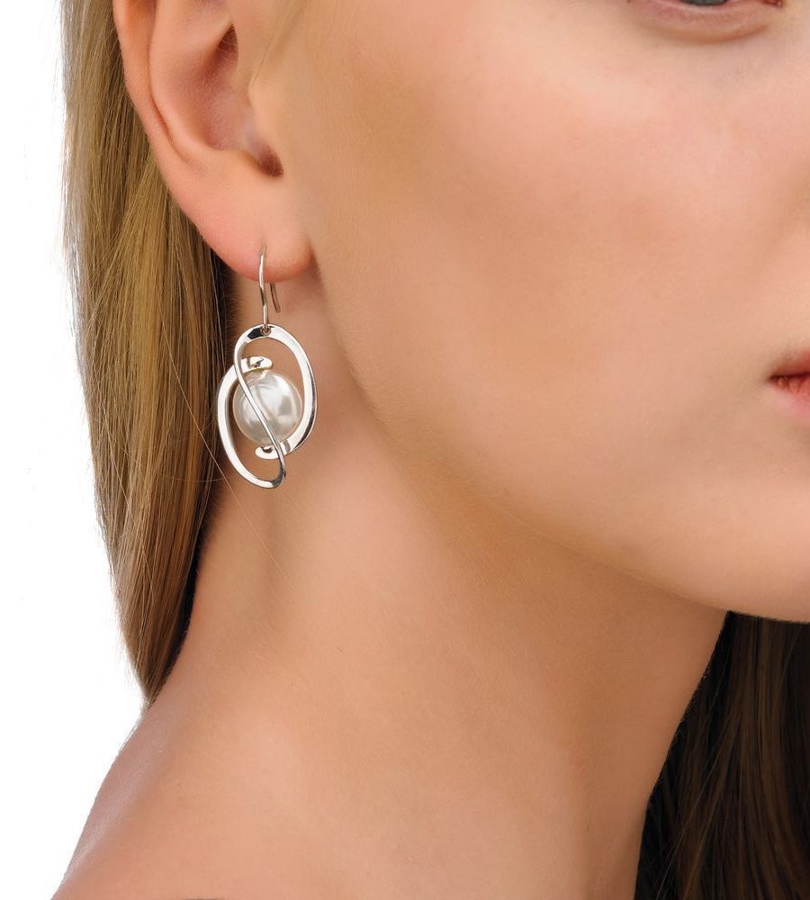 Pendientes de plata con perlas.