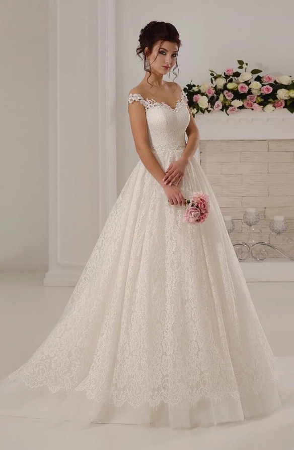 Robe de mariée avec une jupe ample.