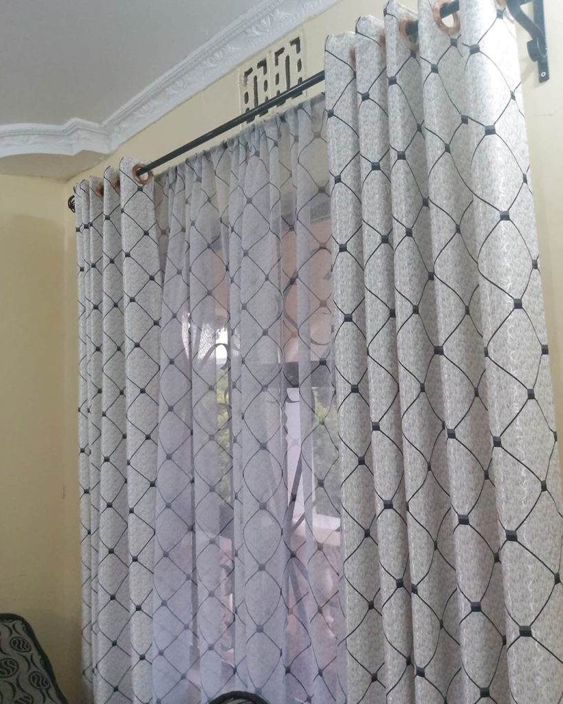 Cortinas deslizantes para o quarto