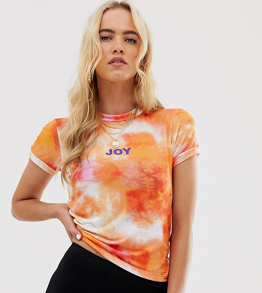 Baju-T tie-dye.