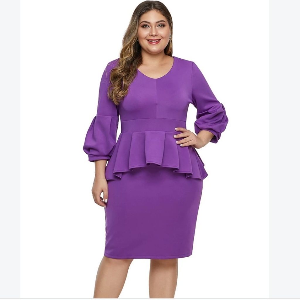 Robe violette.