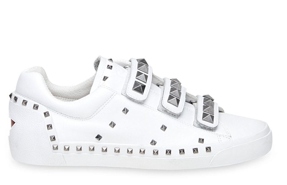 sneakers bianche con velcro.