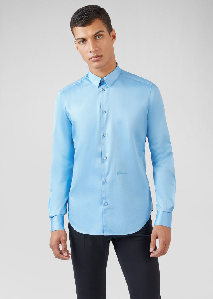 Baju biru.