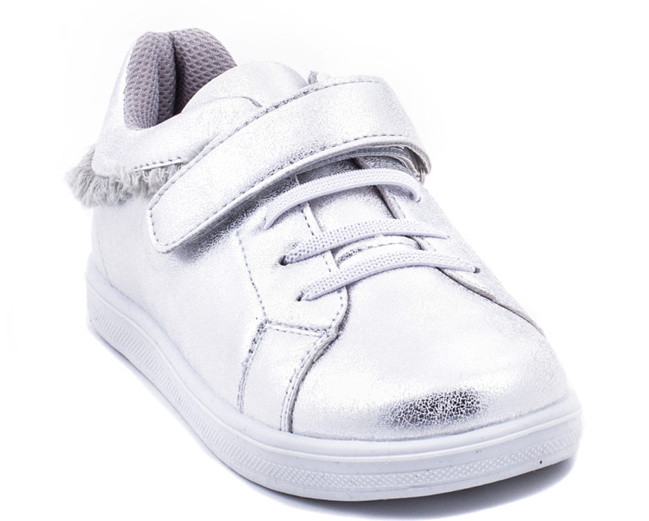 Metalliska sneakers.