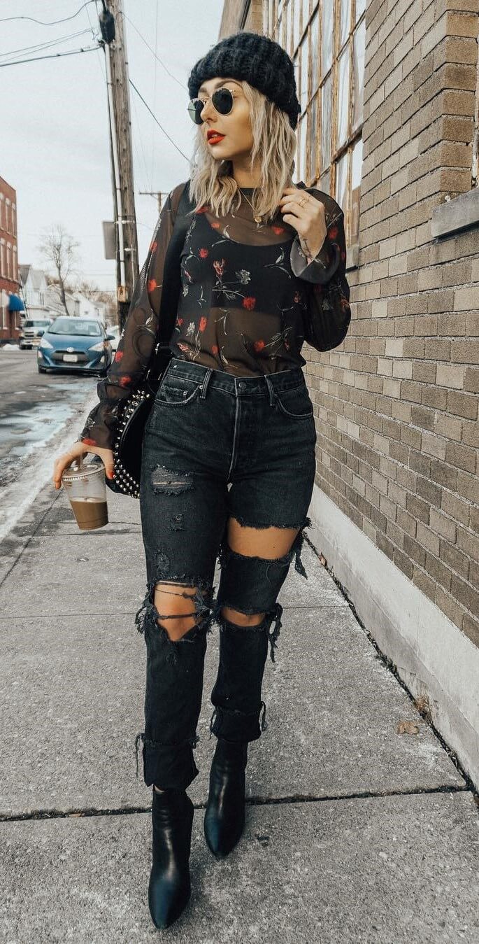 Grunge-look med en gennemsigtig top.