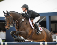 fille sur un cheval