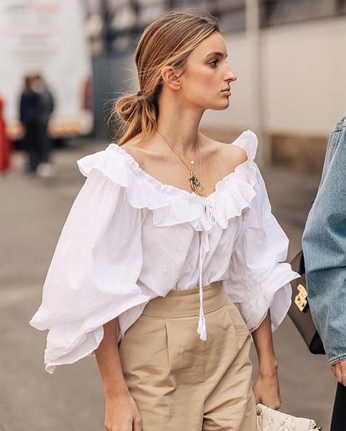 Blouse in de stijl van de romantiek.