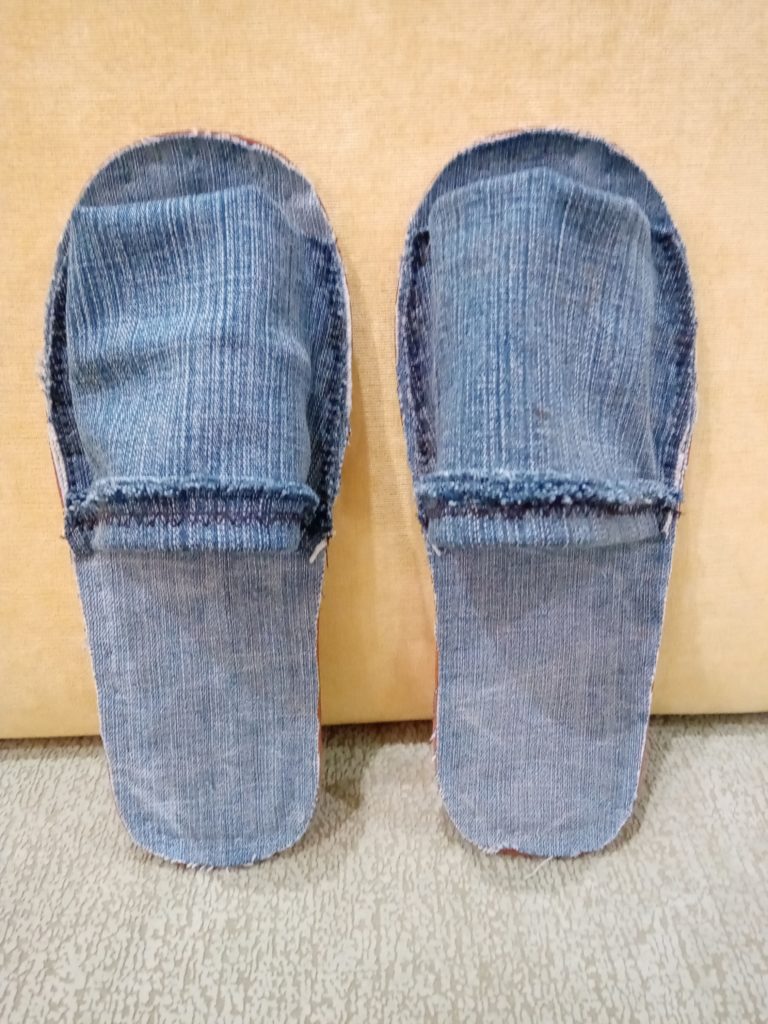 papuci din denim