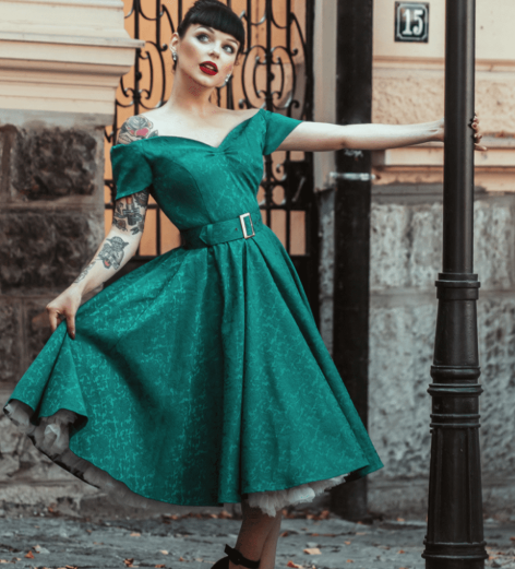 un vestido verde