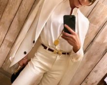 Victoria Beckham sa isang puting suit