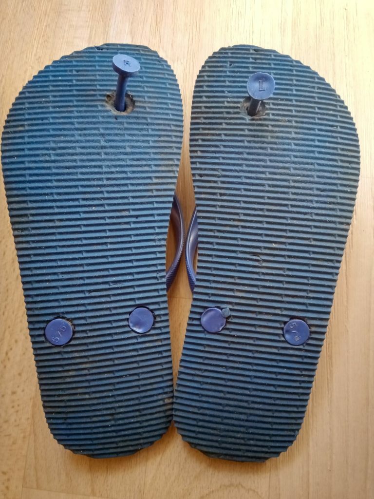 Flip flops, pe dos