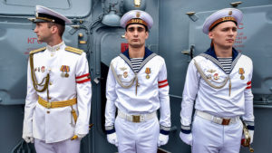 Uniforme de gala dos marinheiros.