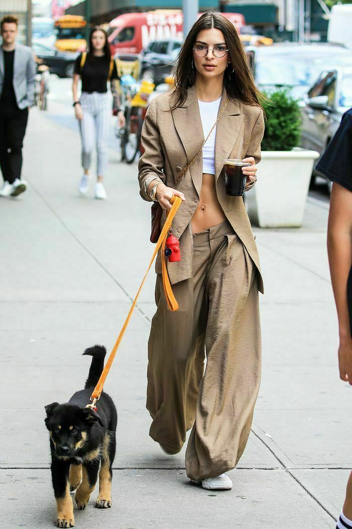 Emily Ratajkowski in low-waisted trousers