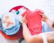 Quali sono i pericoli di comprare cose e vestiti per un bambino prima del parto?