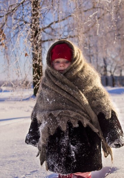 im Winter eingepackte Kinder der UdSSR