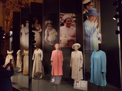 Les vêtements de la reine Elizabeth II