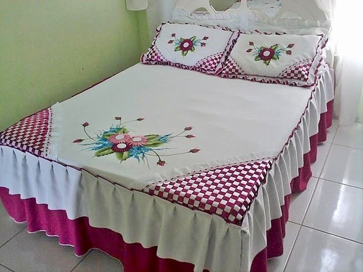 Bedspread na may burda