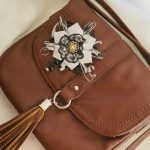 Broche sur un sac