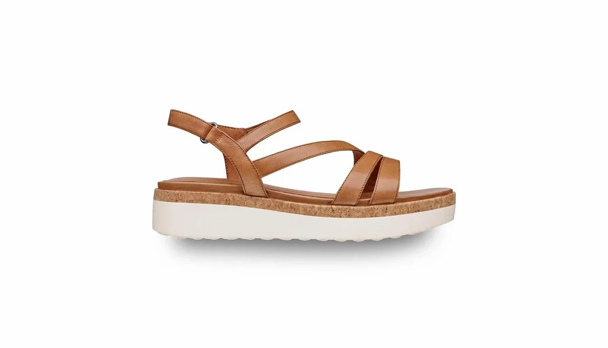 Sandal vỏ táo của Tamaris