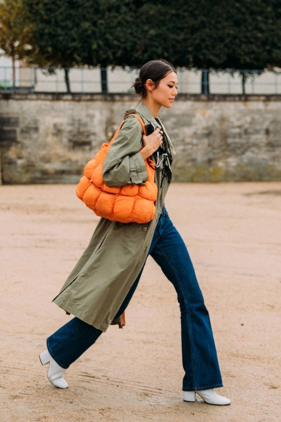 Tipps von Vogue, wie Sie Ihre Garderobe für den Frühling auf den neuesten Stand bringen