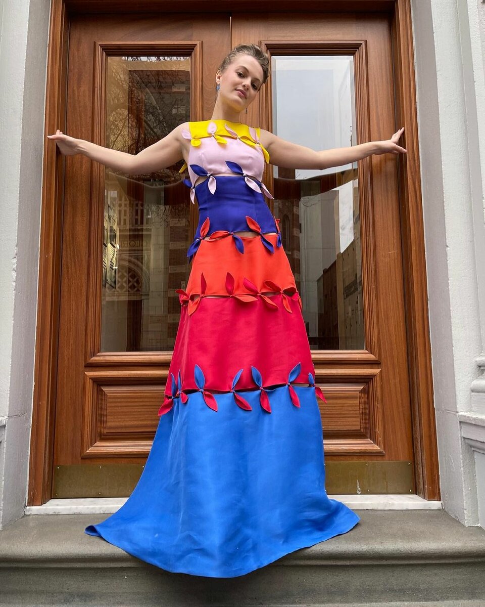 El look de Jo Ellen Pellman para los Globos de Oro 2021