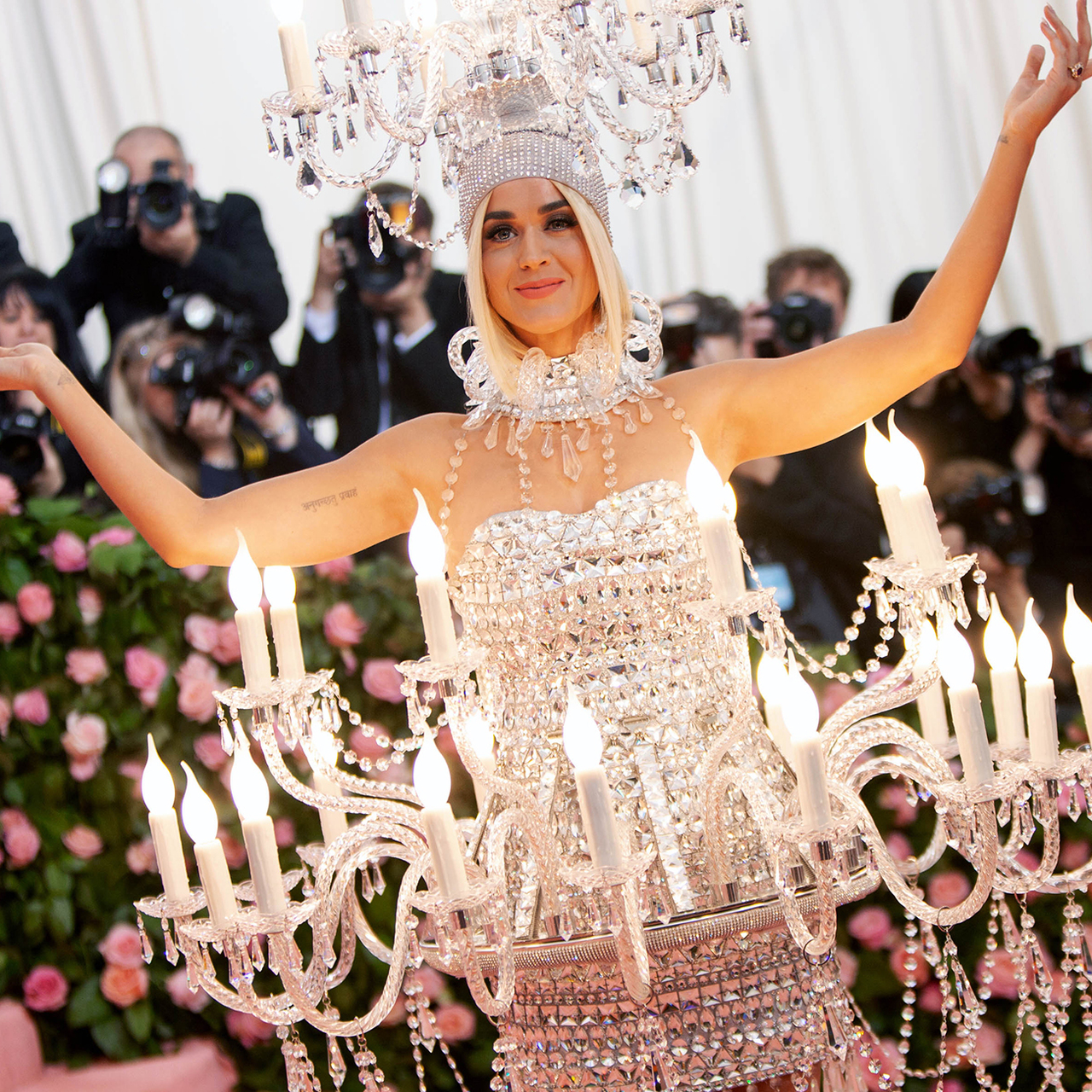 Katy Perry amb un vestit d'aranya