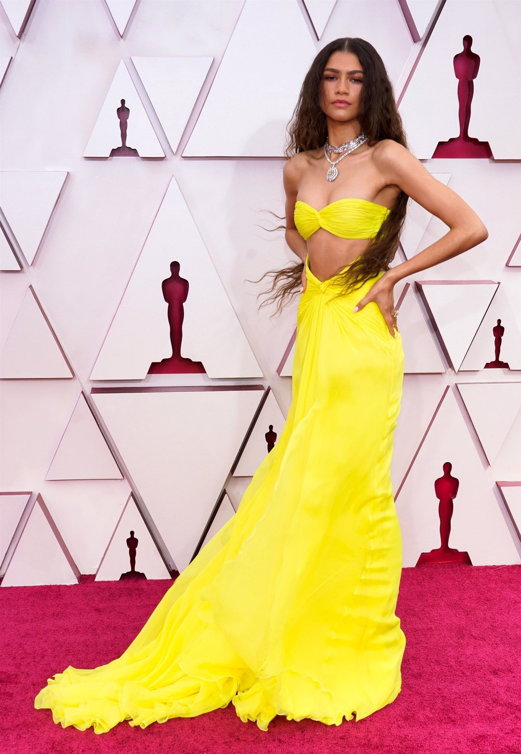 Zendaya tại lễ trao giải Oscar 2021