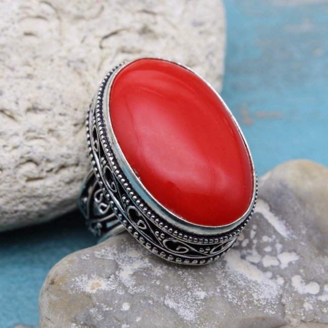 anillo con coral