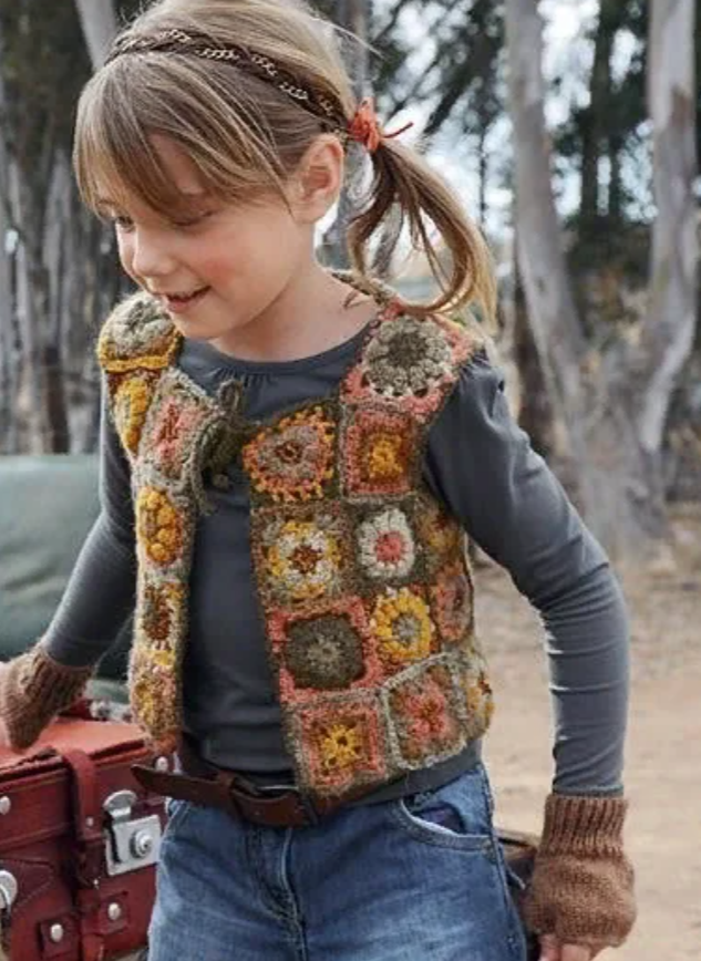 Kinderkleding volgens granny square-techniek