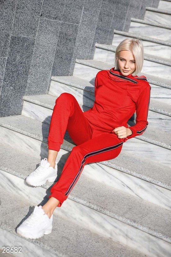 Fashionable tracksuits