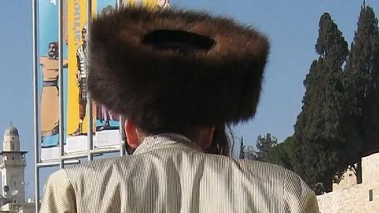 Sable hats in religious ceremonies