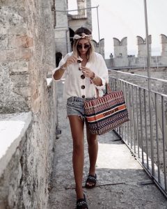 Urban look with flip-flops