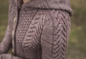 Knitted cardigan with hood