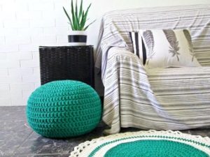 Mobili in maglia - pouf