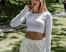 Women's short sweaters