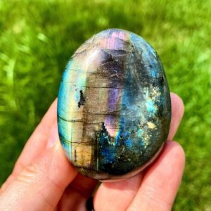 Labradorite stone