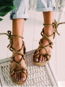 What sandals are in fashion in summer?