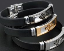 Rubber bracelet with gold