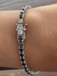 Bracelet with diamonds