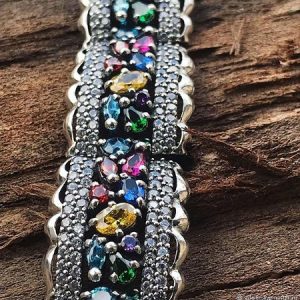 Pulseras de plata para mujer con piedras.