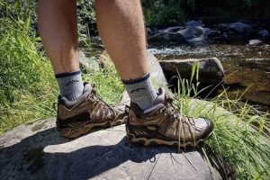 How to choose trekking socks