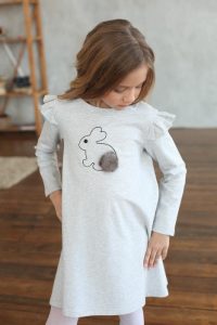 Vestido de punto para niñas.