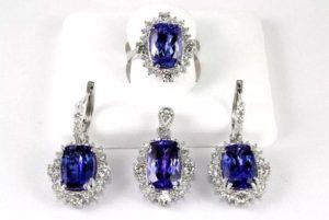 Batu tanzanite